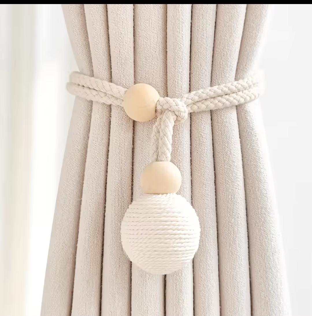 Curtain tieback