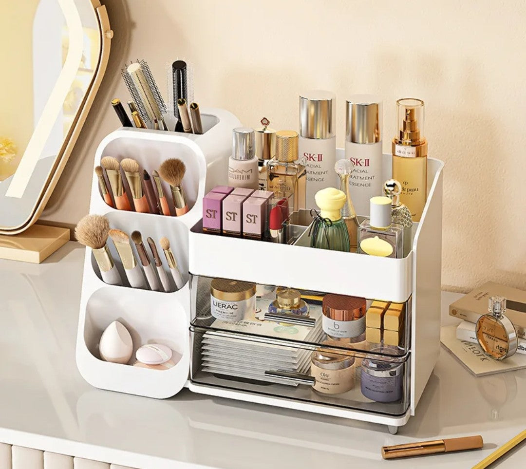 Makeup storage box/cosmetic organizer