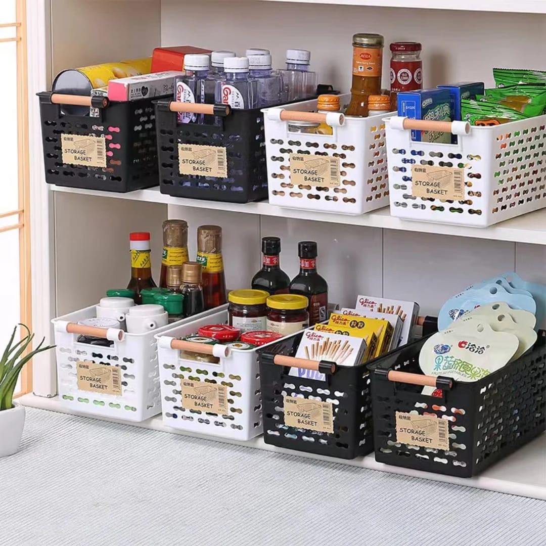 Small Plastic storage baskets