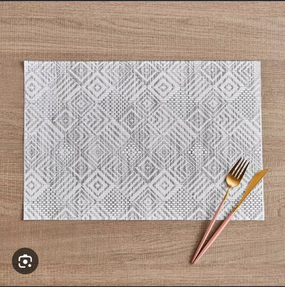 6 pcs pvc table mats.