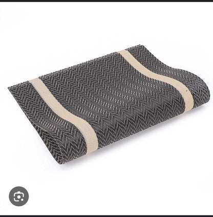 6 pcs pvc table mats.