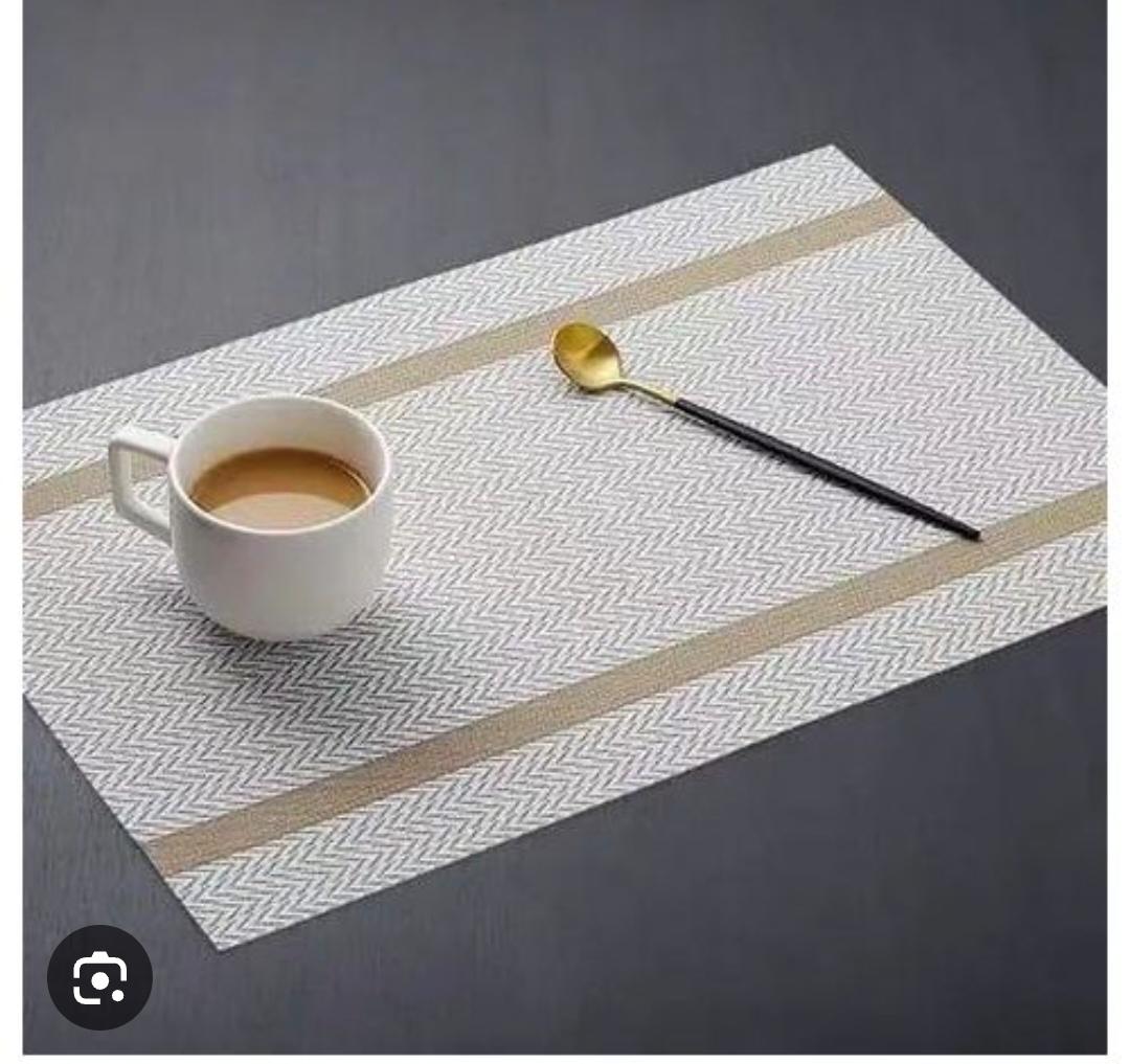 6 pcs pvc table mats.