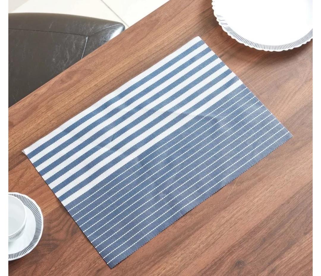 6 pcs pvc table mats.