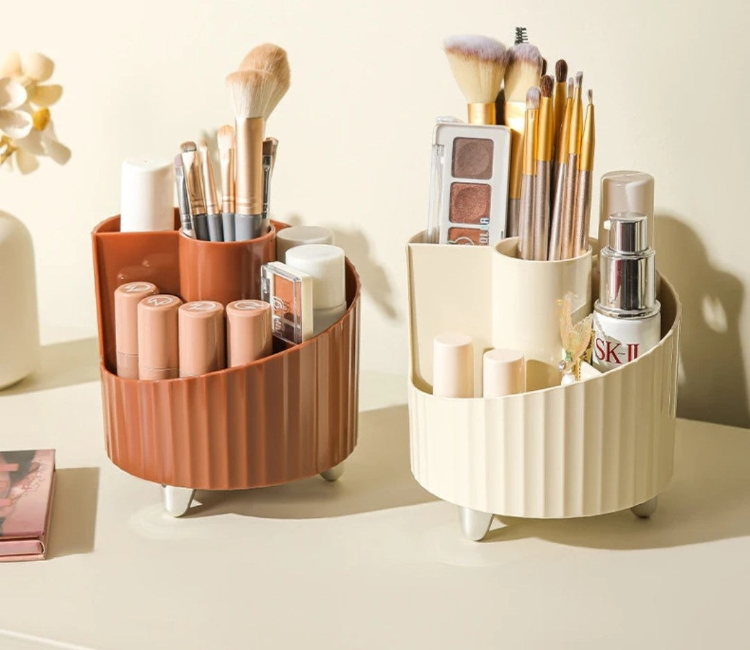Partitioned desktop/makeup/lipstick/brush storage organizer