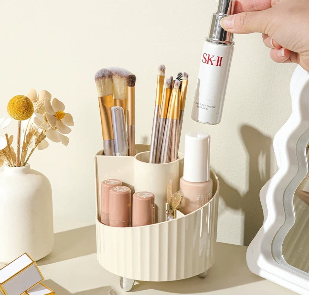 Partitioned desktop/makeup/lipstick/brush storage organizer