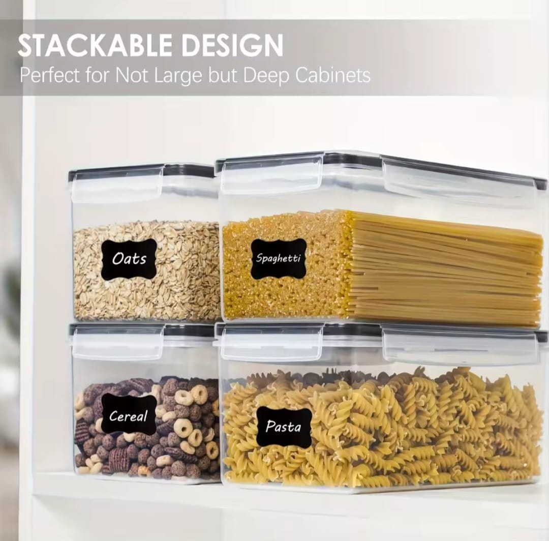4pcs Transparent airtight food storage containers with lids.