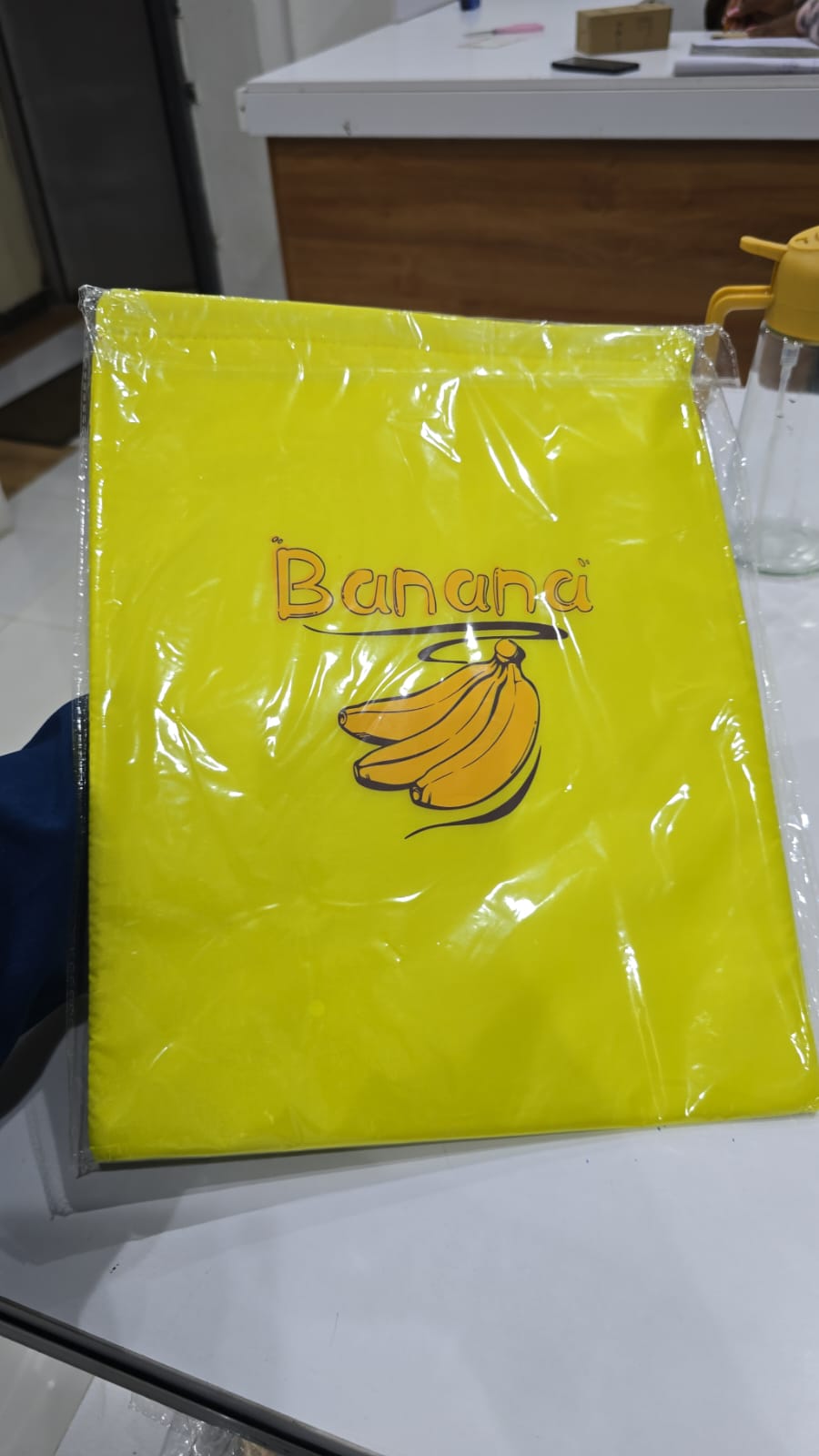 Insulated fresh keeper bag for fruits and vegetables with a drawstring closure