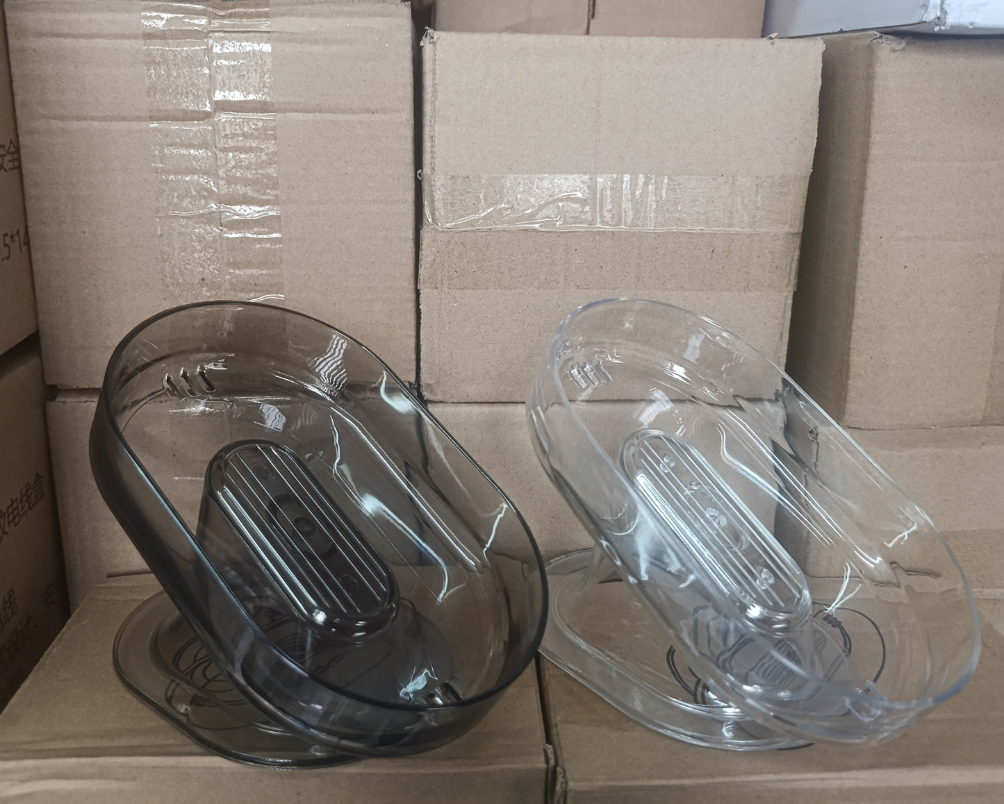 Sloped drain transparent soap dish