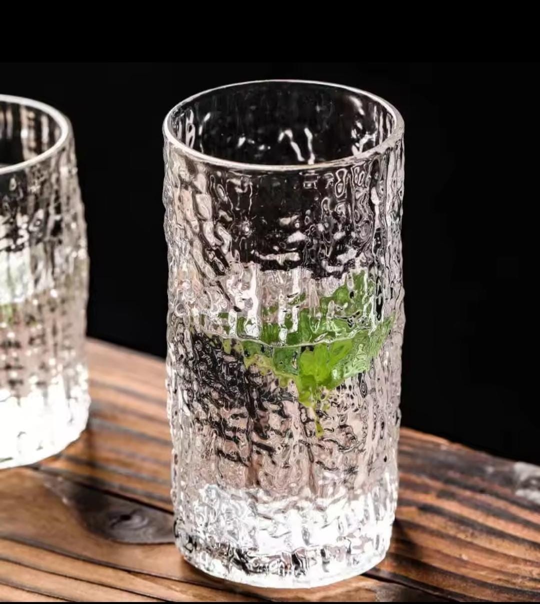 Heavy borosilicate patterned glass