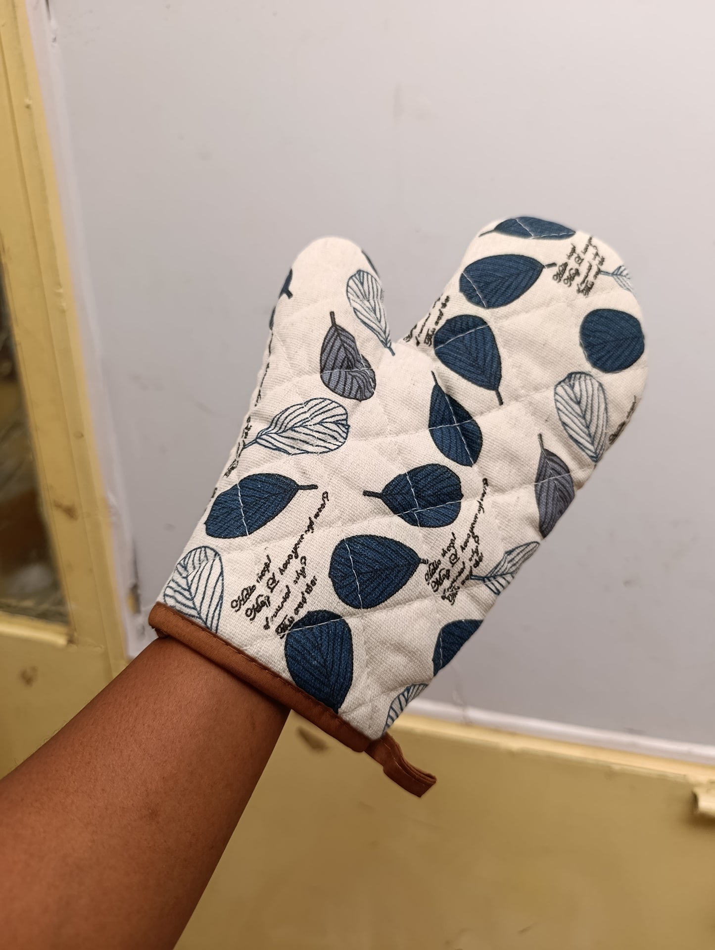 Oven mittens