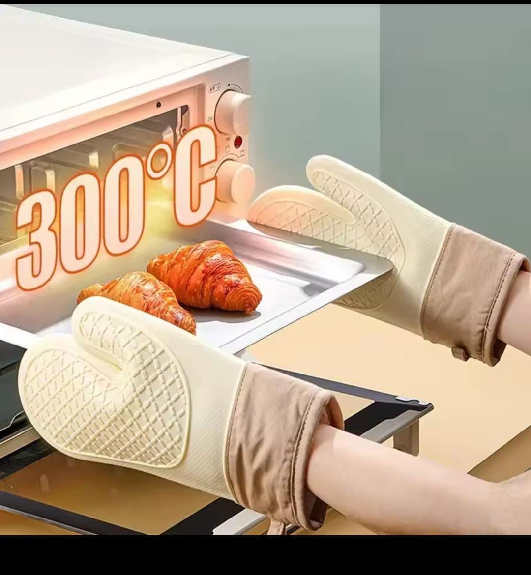 High quality silicone oven gloves.