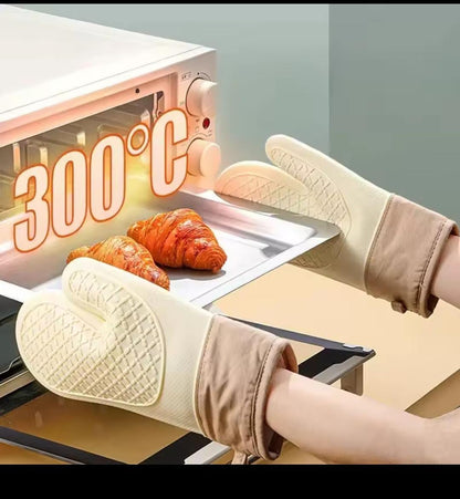 High quality silicone oven gloves.